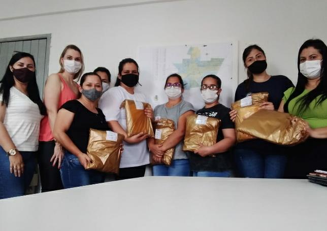 Agentes de Endemias recebem novos uniformes